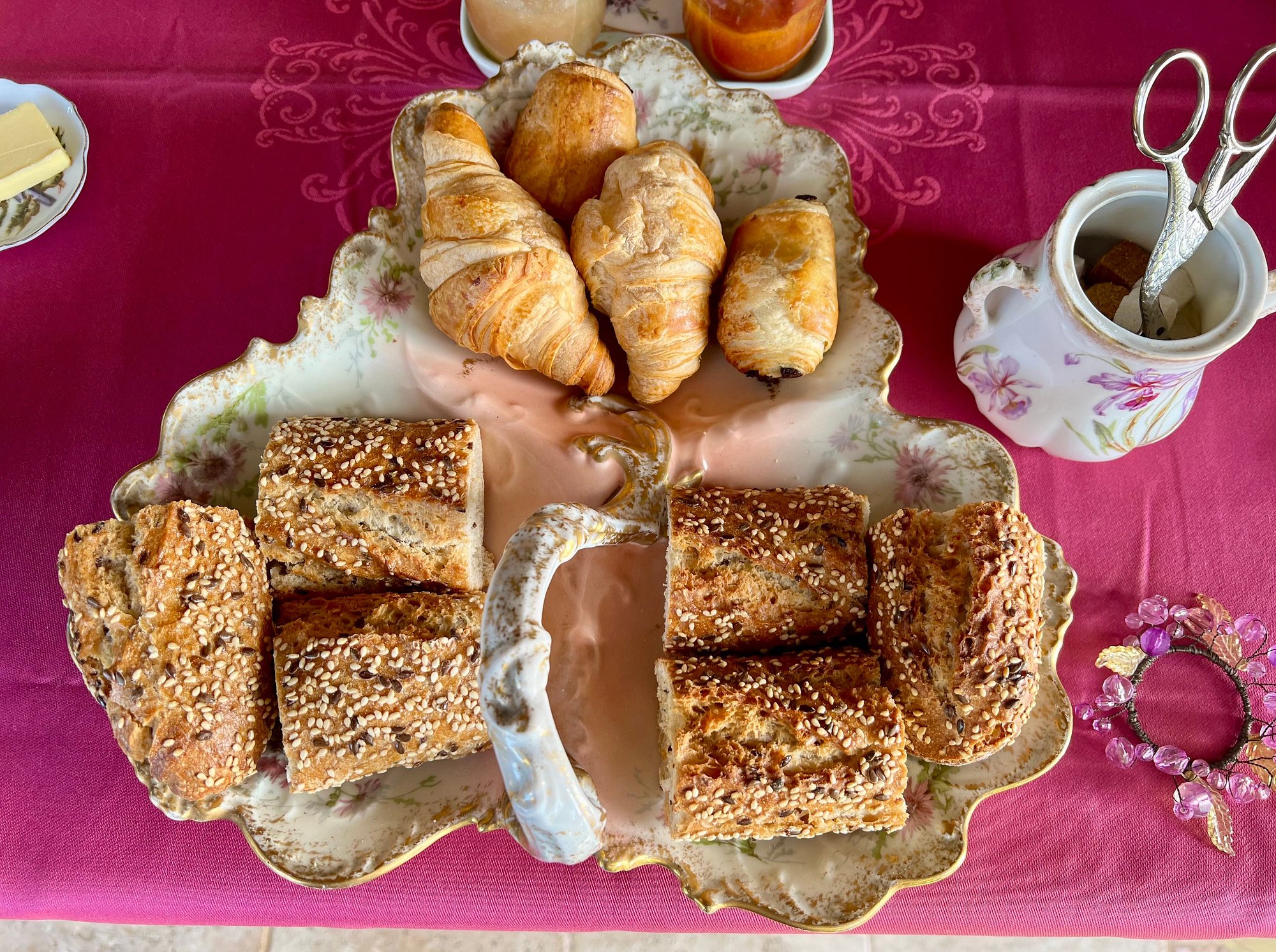 Petit déjeuner dans la salle à manger